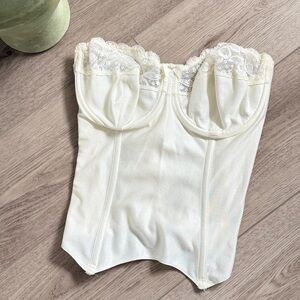 3/$18 VTG. Feminine Silhouette Intimité Bra Sz.38C Corset Indie Coquette Girl